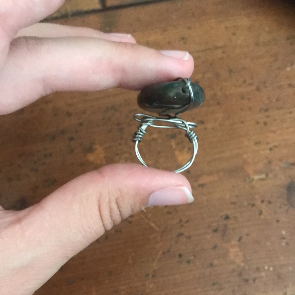 Handcrafted statement ring - Picture 2 of 2
